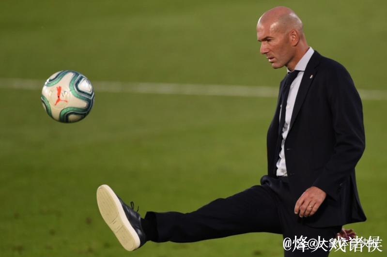 阿隆索帅位堪忧，两大潜在继任者浮出水面，齐达内和渣叔谁更适合？